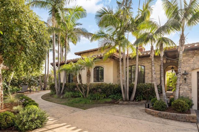 1040 Crest Dr, Encinitas, CA 92024