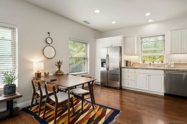 1040 Crest Dr, Encinitas, CA 92024