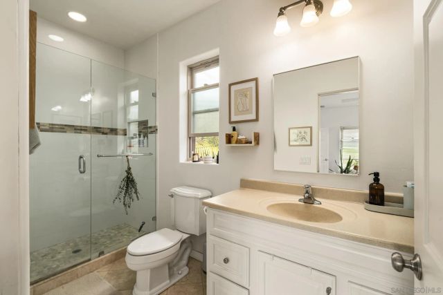 1040 Crest Dr, Encinitas, CA 92024