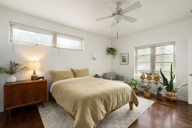 1040 Crest Dr, Encinitas, CA 92024