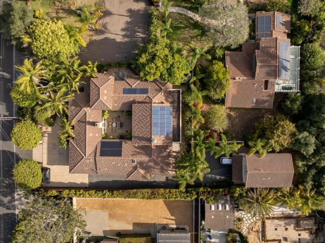 1040 Crest Dr, Encinitas, CA 92024