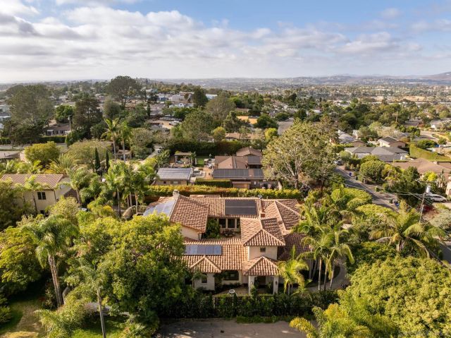 1040 Crest Dr, Encinitas, CA 92024
