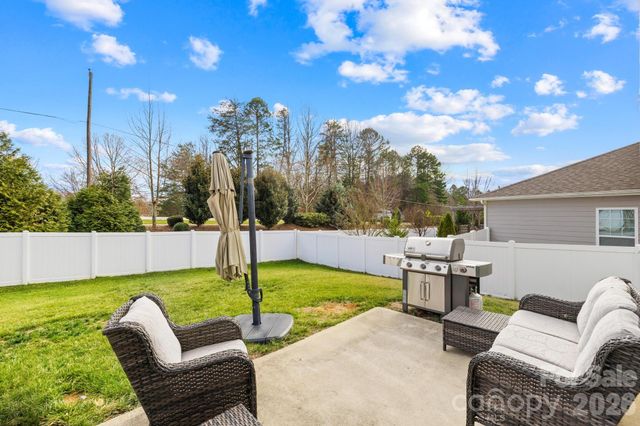 115 W Americana Drive, Mooresville, NC 28115
