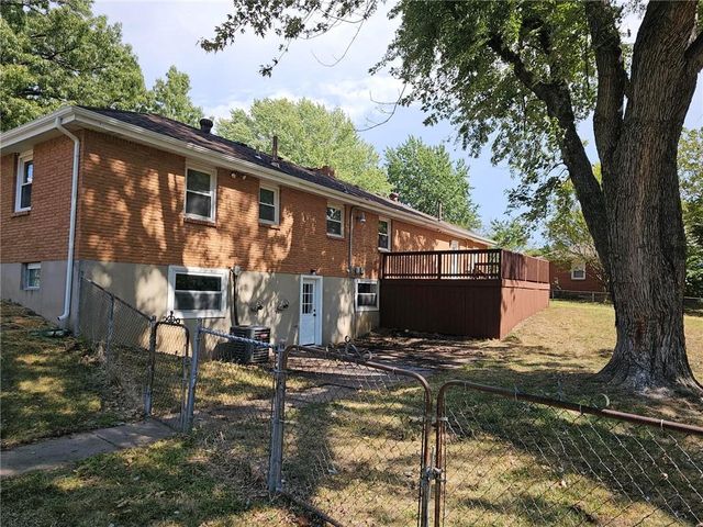 3701 S Greenwich Lane, Independence, MO 64055