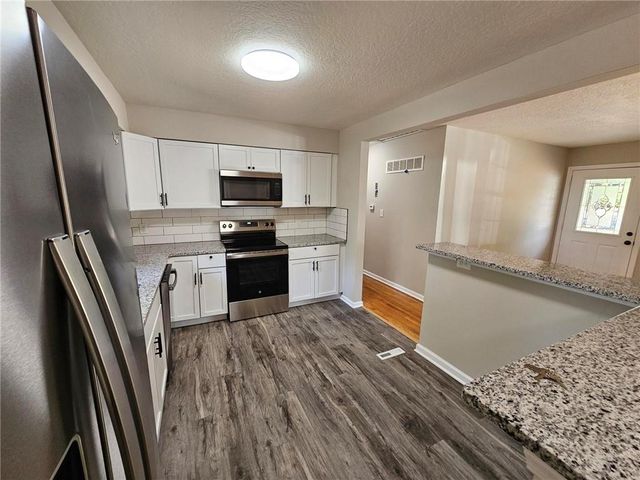 3701 S Greenwich Lane, Independence, MO 64055