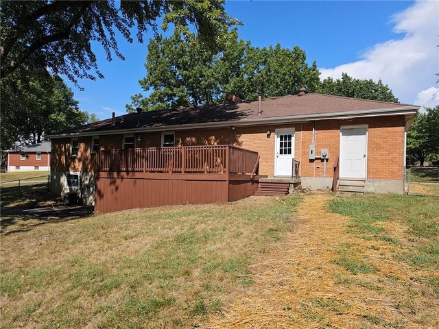 3701 S Greenwich Lane, Independence, MO 64055