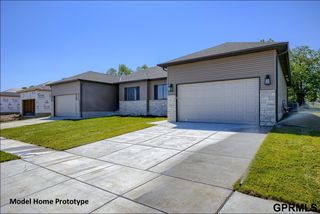 9447 Linwood Place, Lincoln, NE 68505