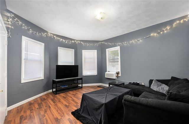 346 Douglas Avenue, Providence, RI 02908