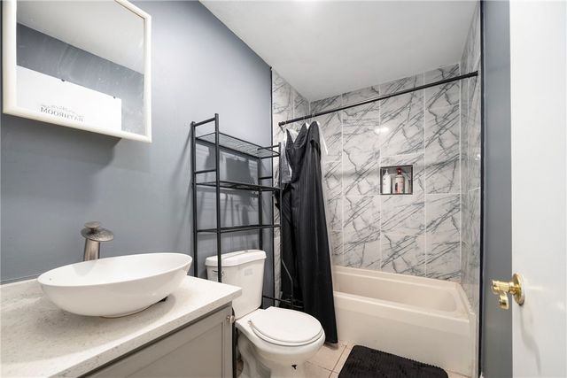 346 Douglas Avenue, Providence, RI 02908