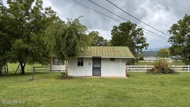 17 Moore Street, Andrews, NC 28901