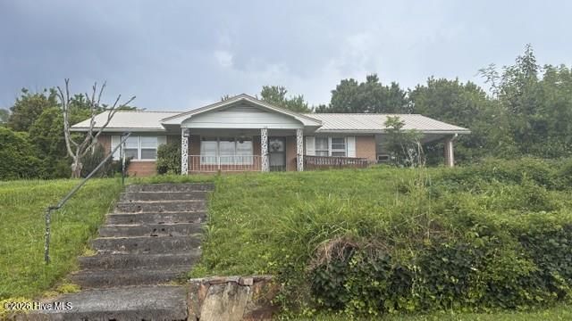 17 Moore Street, Andrews, NC 28901