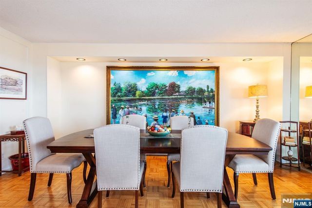 2 Claridge Drive 4MW, Verona, NJ 07044