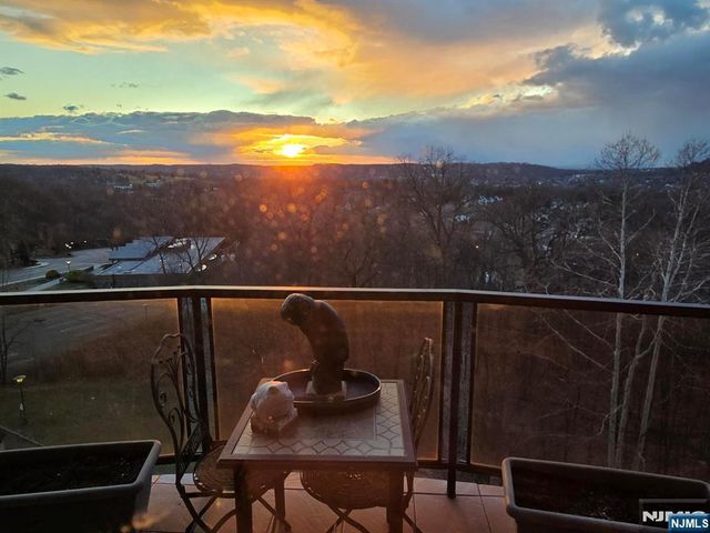 2 Claridge Drive 4MW, Verona, NJ 07044