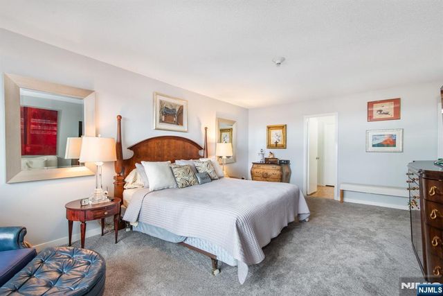 2 Claridge Drive 4MW, Verona, NJ 07044