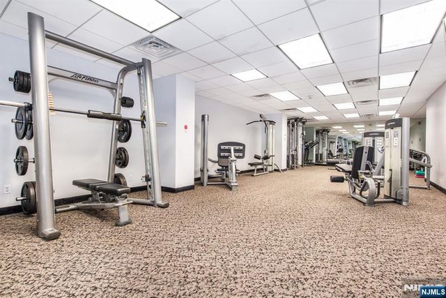 2 Claridge Drive 4MW, Verona, NJ 07044