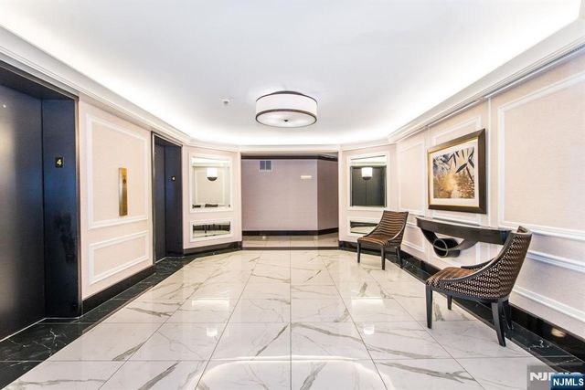 2 Claridge Drive 4MW, Verona, NJ 07044