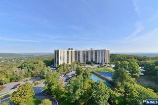 2 Claridge Drive 4MW, Verona, NJ 07044