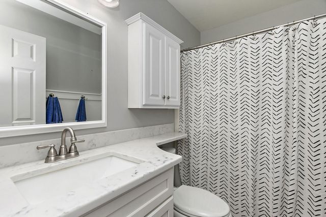 4951 Thistle Lane, Lake In The Hills, IL 60156