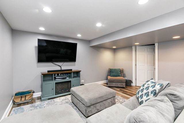 4951 Thistle Lane, Lake In The Hills, IL 60156