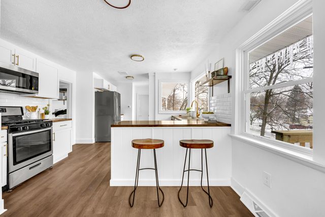 2621 Poe Avenue SW, Wyoming, MI 49509