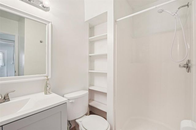 2908 AVENUE C, Holmes Beach, FL 34217