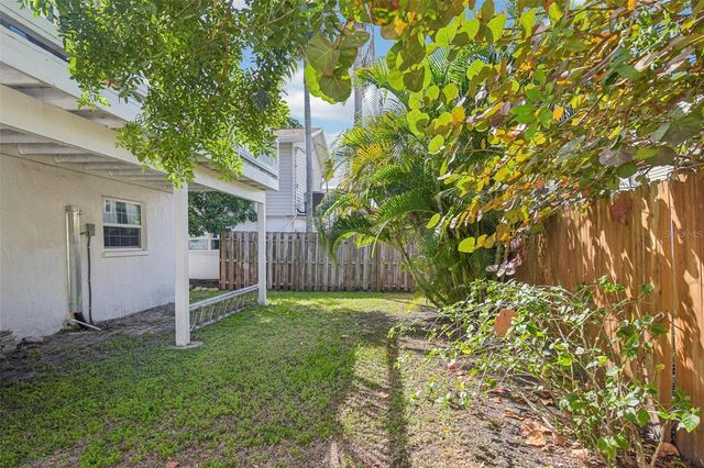 2908 AVENUE C, Holmes Beach, FL 34217