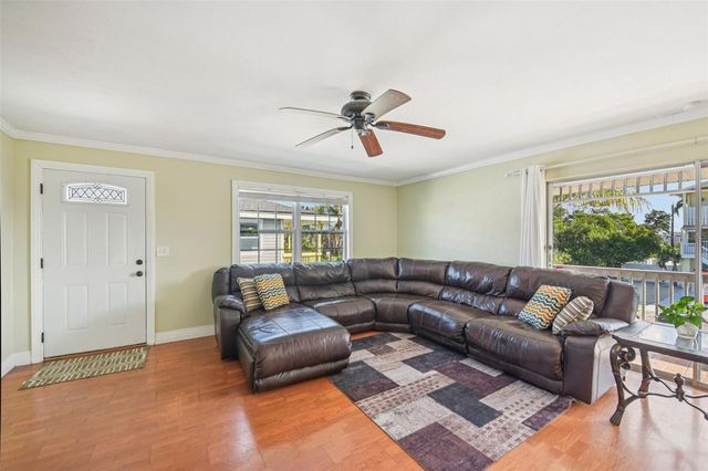 2908 AVENUE C, Holmes Beach, FL 34217