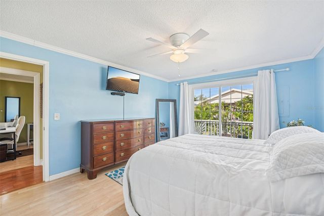 2908 AVENUE C, Holmes Beach, FL 34217