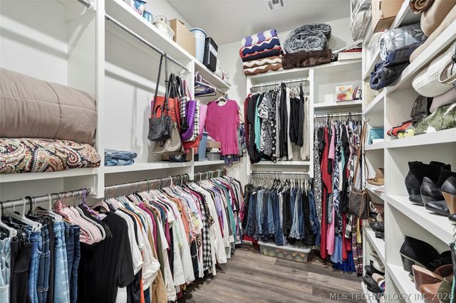 11353 S 281st East Place, Coweta, OK 74429