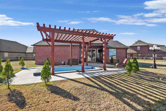 11353 S 281st East Place, Coweta, OK 74429