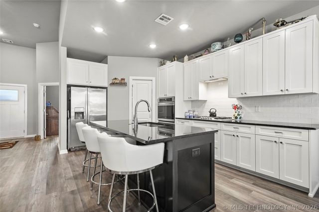 11353 S 281st East Place, Coweta, OK 74429