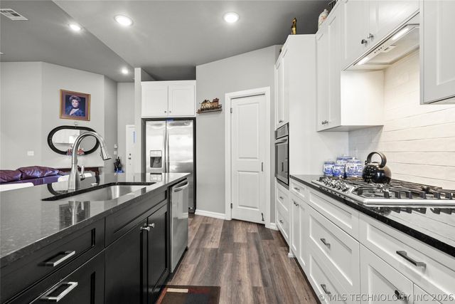 11353 S 281st East Place, Coweta, OK 74429