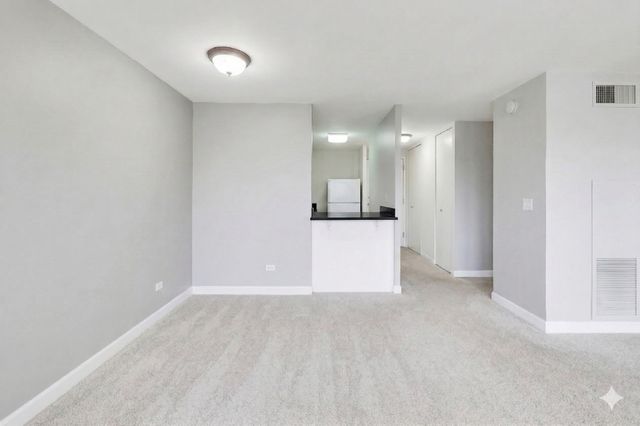 444 W FULLERTON Parkway 305, Chicago, IL 60614