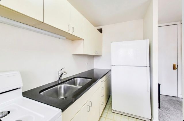 444 W FULLERTON Parkway 305, Chicago, IL 60614