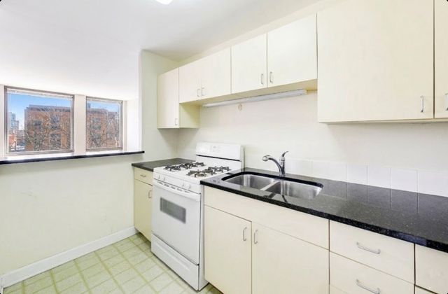 444 W FULLERTON Parkway 305, Chicago, IL 60614