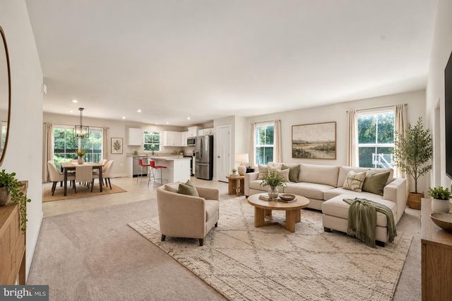 7106 BAGPIPE LN, King George, VA 22485