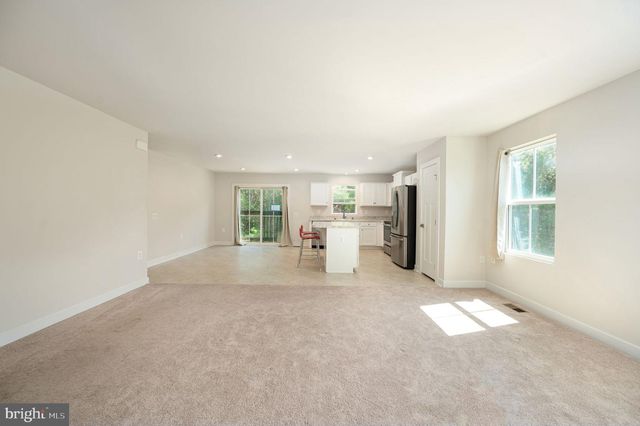 7106 BAGPIPE LN, King George, VA 22485