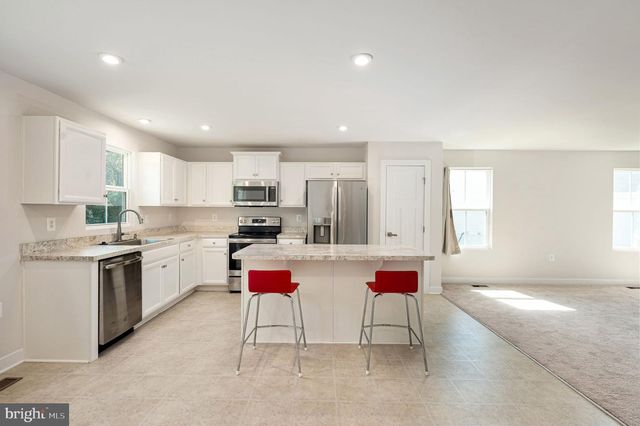 7106 BAGPIPE LN, King George, VA 22485