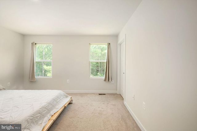 7106 BAGPIPE LN, King George, VA 22485