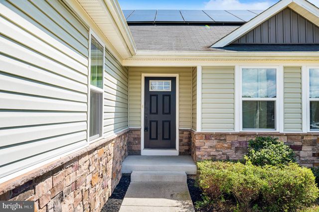 7106 BAGPIPE LN, King George, VA 22485