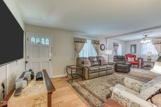 19166 Stone Mountain Road, Abingdon, VA 24210