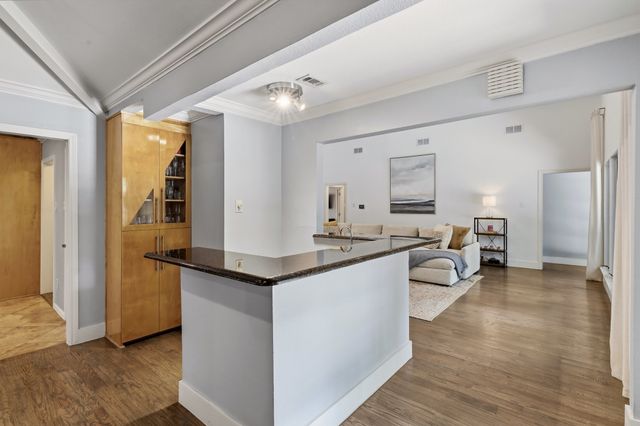 8710 Sanshire Avenue, Dallas, TX 75231