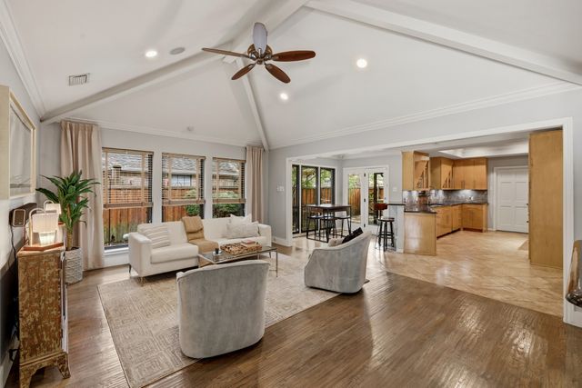 8710 Sanshire Avenue, Dallas, TX 75231