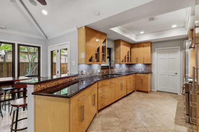 8710 Sanshire Avenue, Dallas, TX 75231