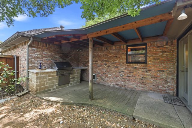 8710 Sanshire Avenue, Dallas, TX 75231