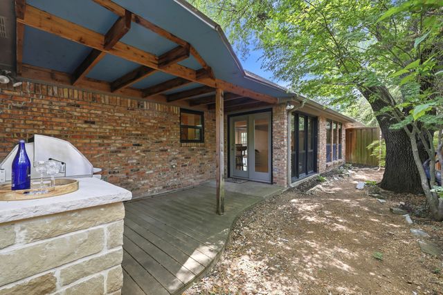8710 Sanshire Avenue, Dallas, TX 75231