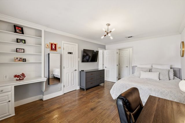 8710 Sanshire Avenue, Dallas, TX 75231