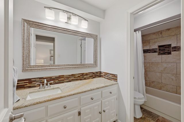 8710 Sanshire Avenue, Dallas, TX 75231
