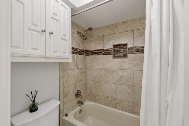 8710 Sanshire Avenue, Dallas, TX 75231