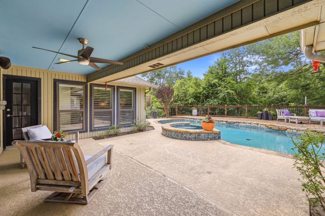 8710 Sanshire Avenue, Dallas, TX 75231